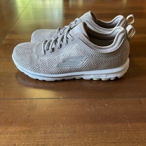 Skechers Goga Mat Ultra Go Memory Foam Athletic Shoes Tan Size 6 New!